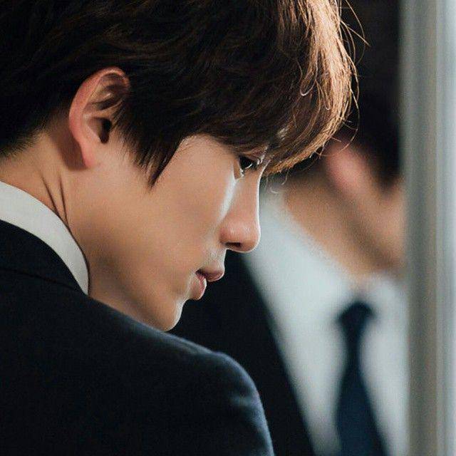 Ji Sung (instagram.com/justin_jisung)