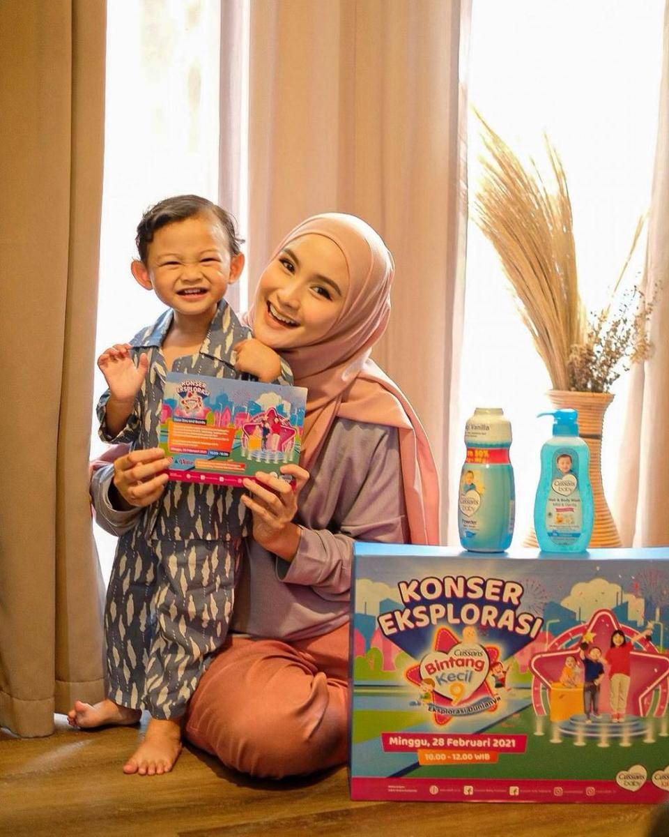 Nadya Fricella dan buah hati (instagram.com/iselfricella)