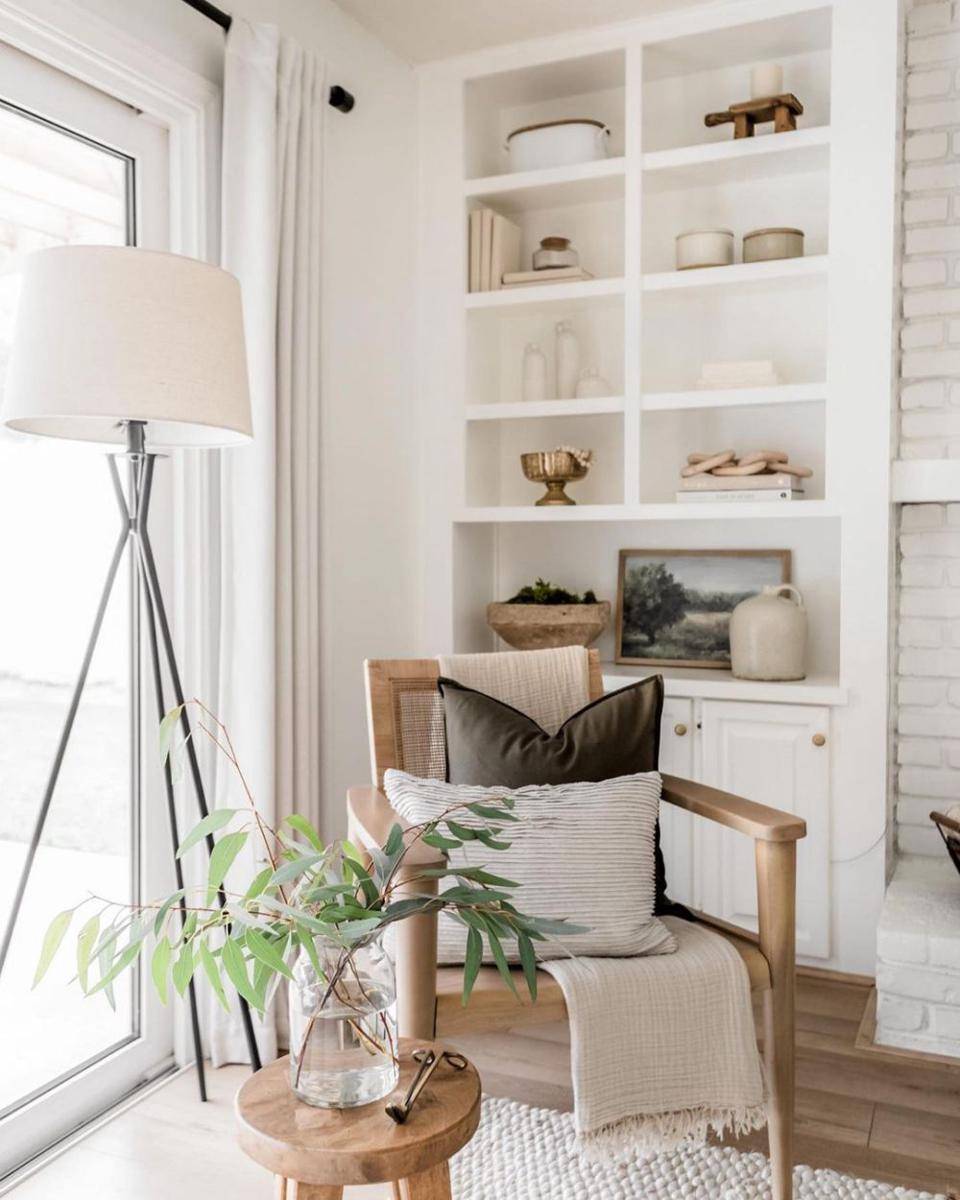 potret inspirasi readers nook design (instagram.com/halfway_wholeistic)