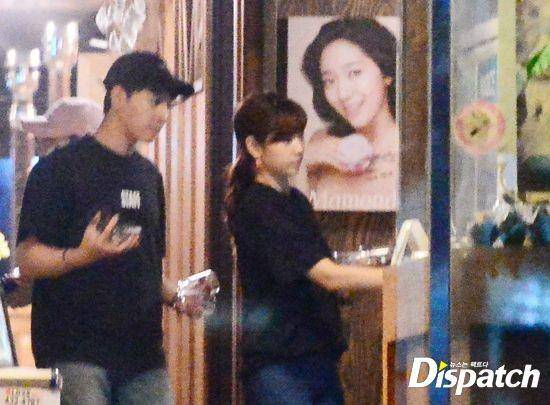 Park Shin Hye dan Choi Tae Joon saat berkencan (Dok. Dispatch)