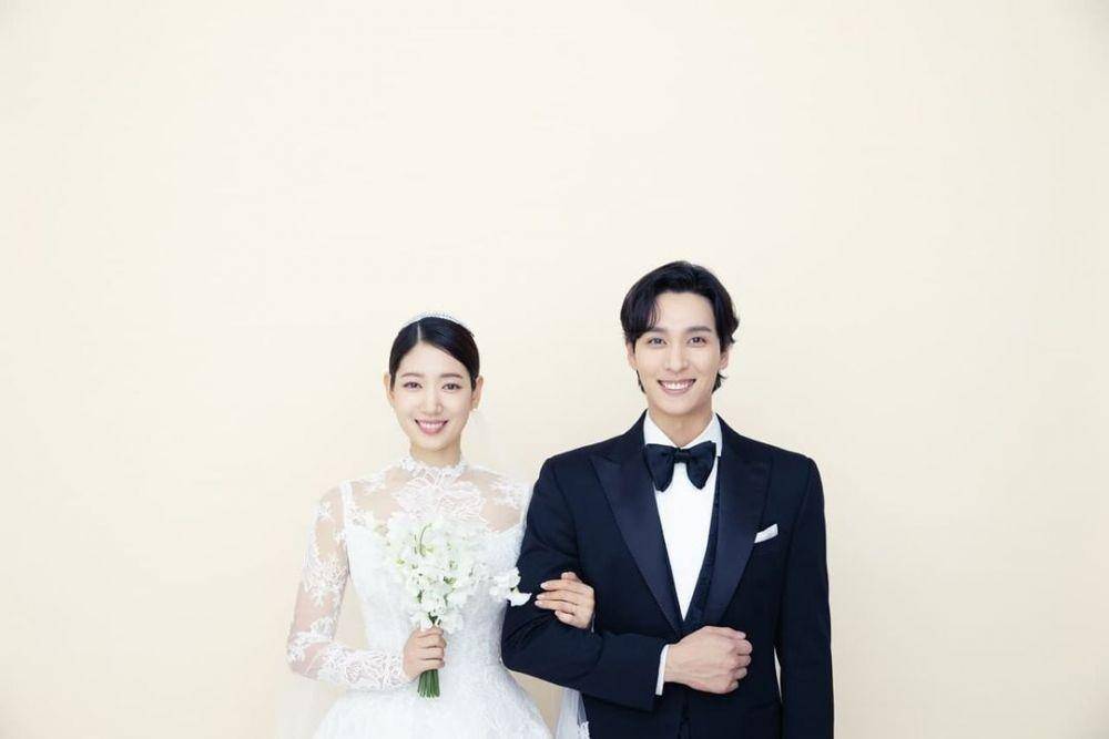 Foto Pernikahan Park Shin Hye dan Choi Tae Joon (instagram.com/salt_ent)