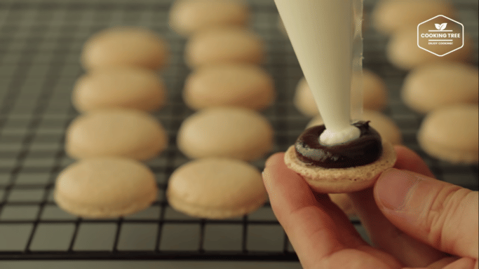ilustrasi tiramisu macaron (dok. youtube.com/Cooking tree 쿠킹트리)