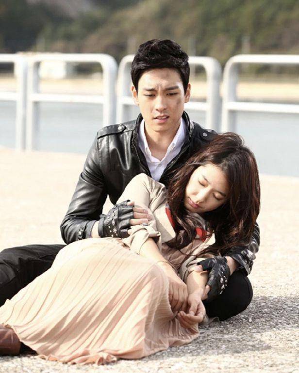 Park Shin Hye dan Choi Tae Joon (chosun.com)