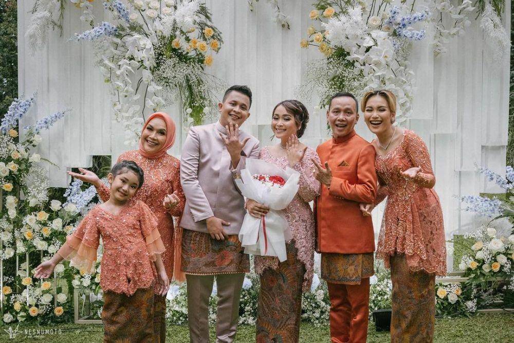 Lamaran Syifa, adik Ayu Ting Ting (Instagram.com/ayutingting92)