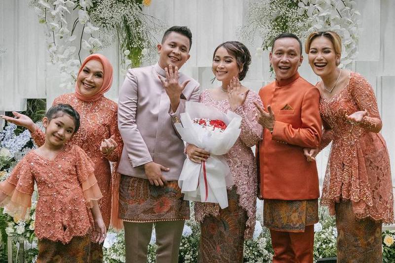 Lamaran Syifa, adik Ayu Ting Ting (Instagram.com/ayutingting92)