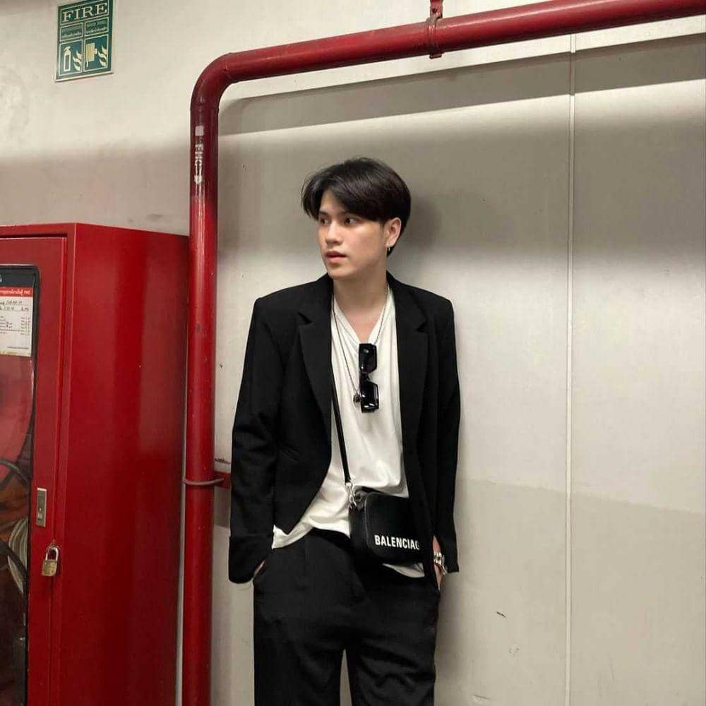 outfit monokrom ala Marc Pahun (instagram.com/marc.m_c)