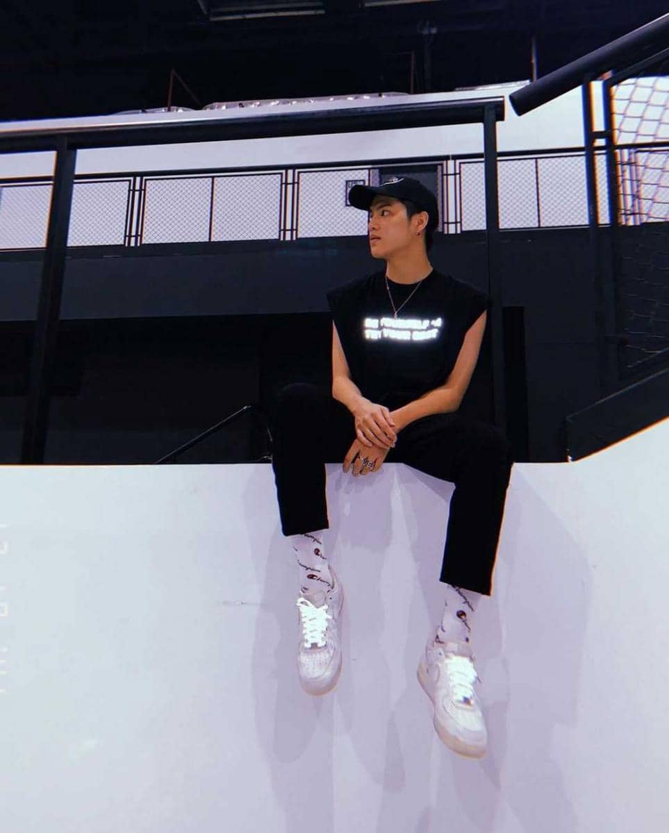 outfit monokrom ala Marc Pahun (instagram.com/marc.m_c)