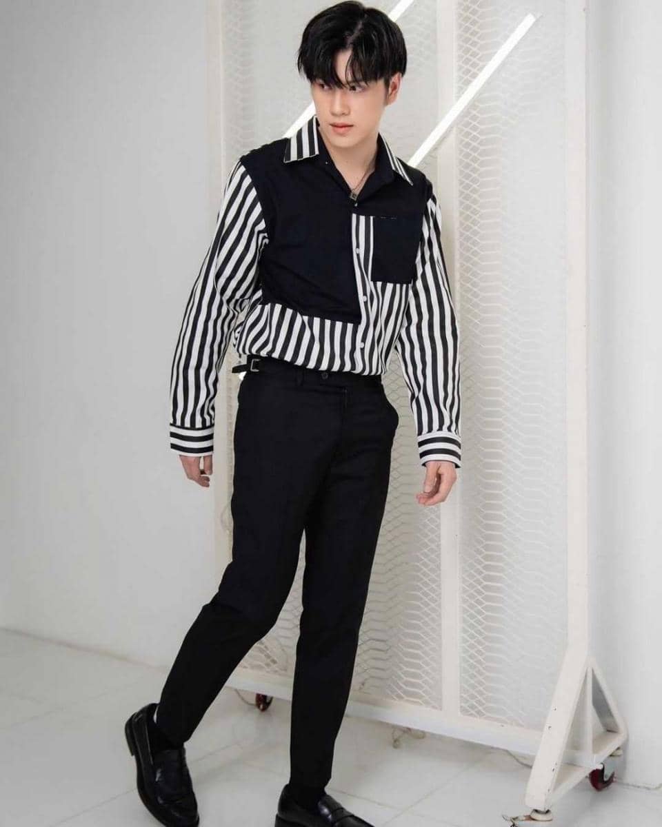 outfit monokrom ala Marc Pahun (instagram.com/marc.m_c)