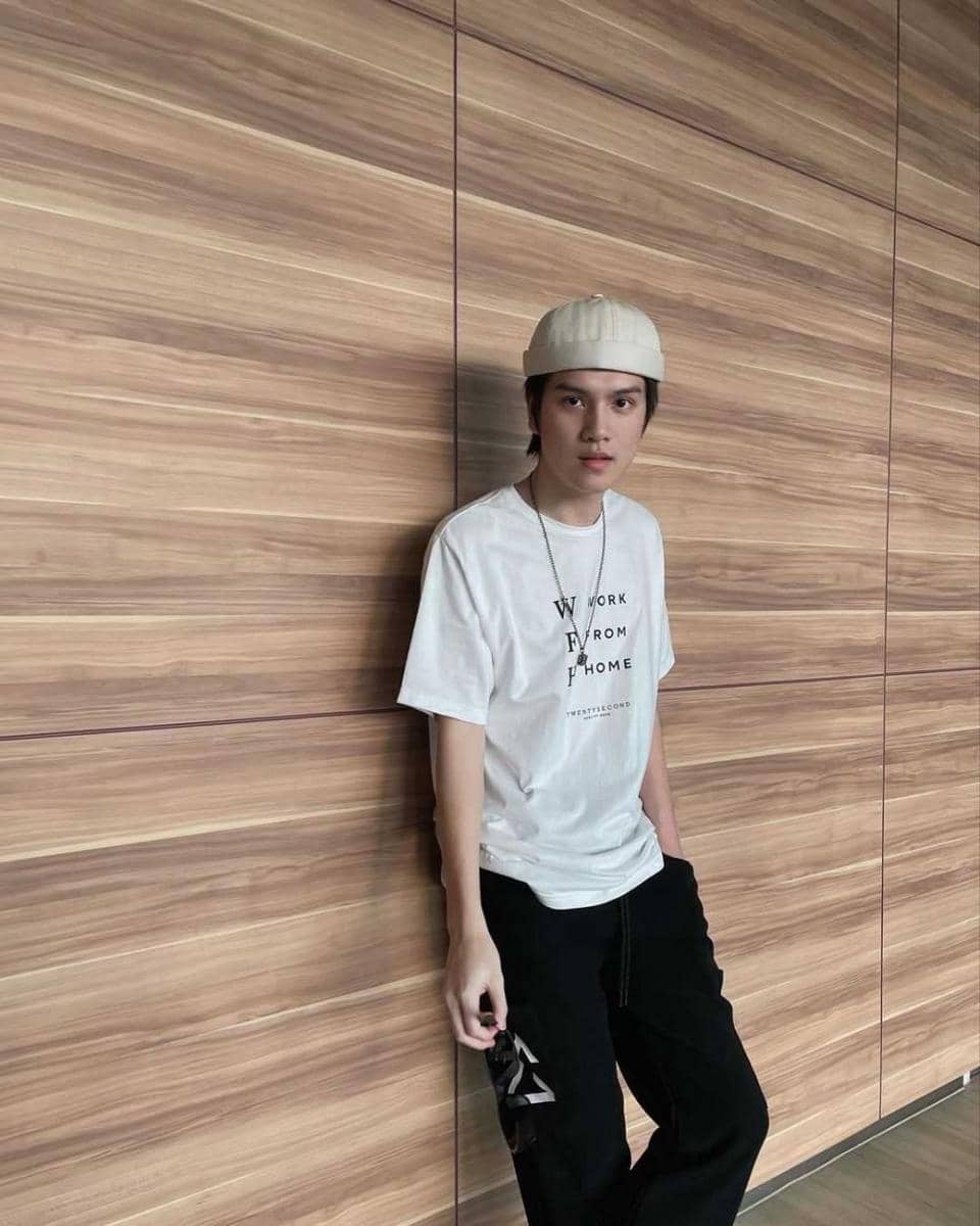 outfit monokrom ala Marc Pahun (instagram.com/marc.m_c)