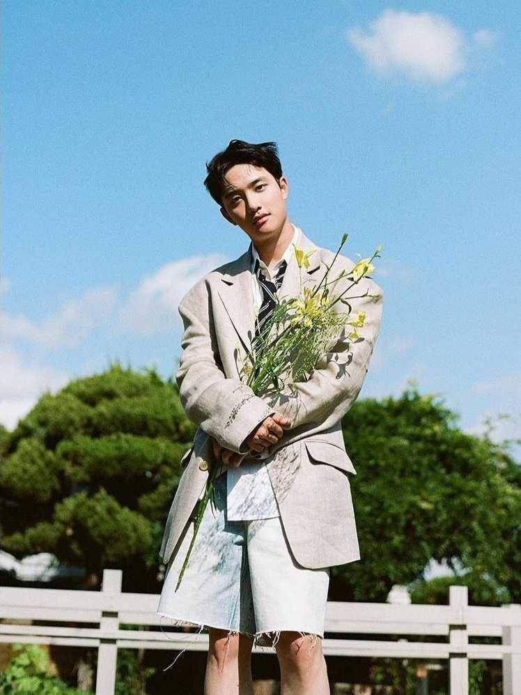 D.O. EXO (instagram.com/weareone.exo)