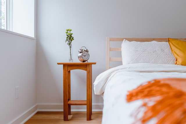 5 Benda yang Sebaiknya Ada di Nakas, Bikin Tidur Jadi Lebih Nyenyak
