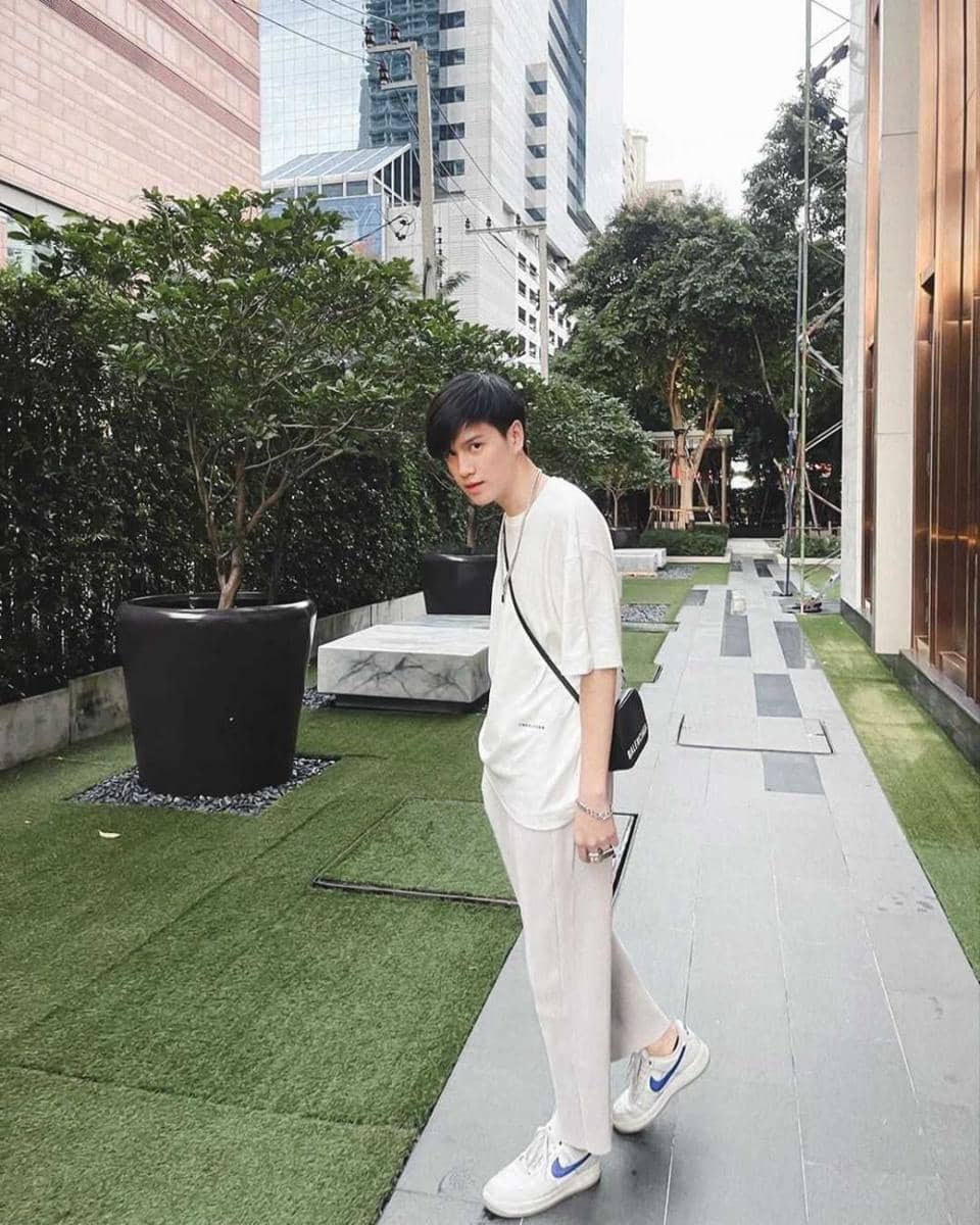 outfit monokrom ala Marc Pahun (instagram.com/marc.m_c)