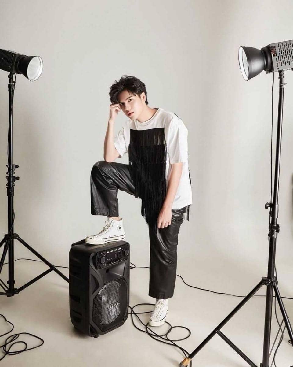 outfit monokrom ala Marc Pahun (instagram.com/marc.m_c)