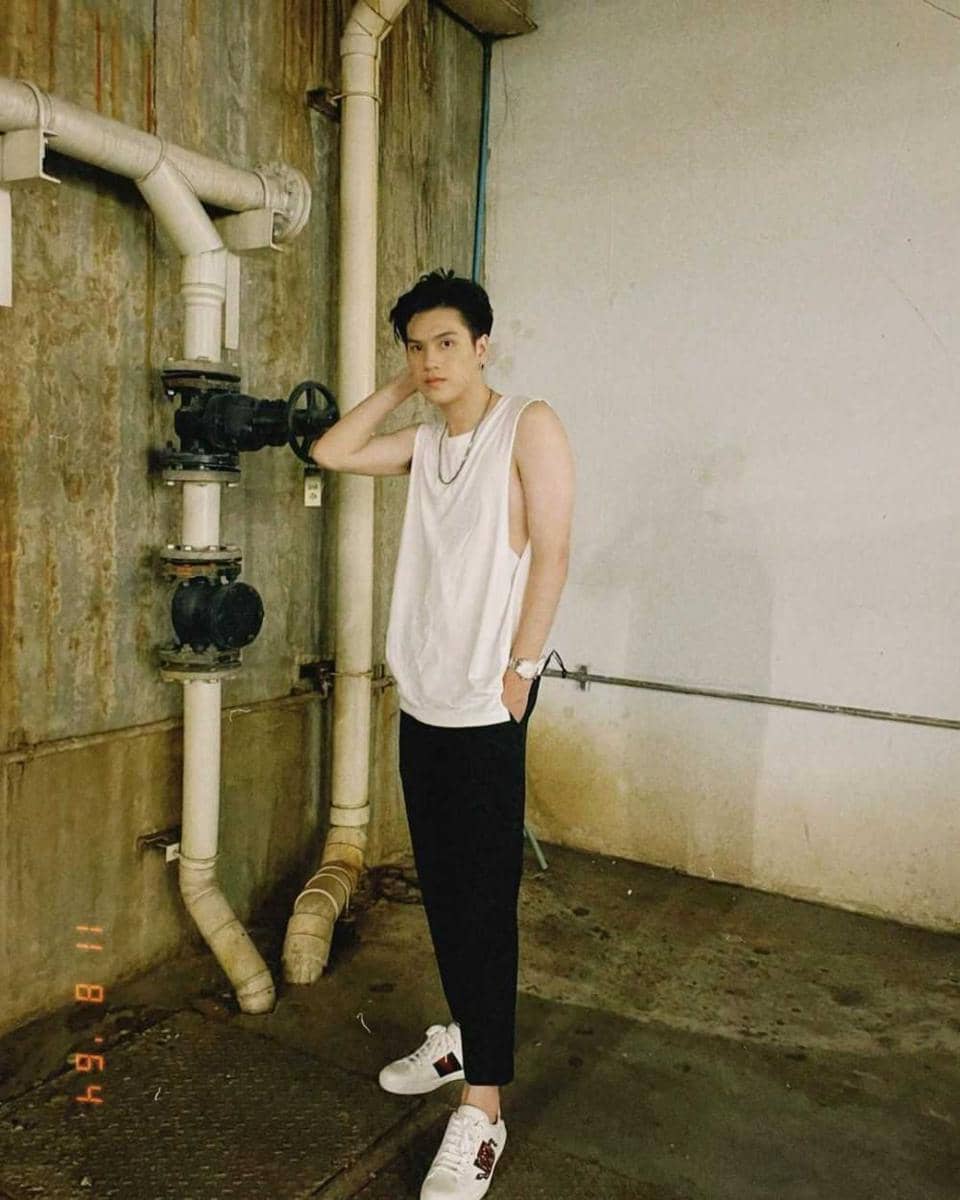 outfit monokrom ala Marc Pahun (instagram.com/marc.m_c)