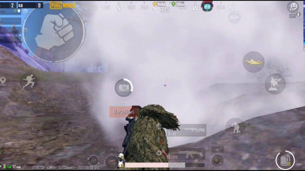 ilustrasi menggunakan medkit (dok. PUBG Corporation/PUBG Mobile)