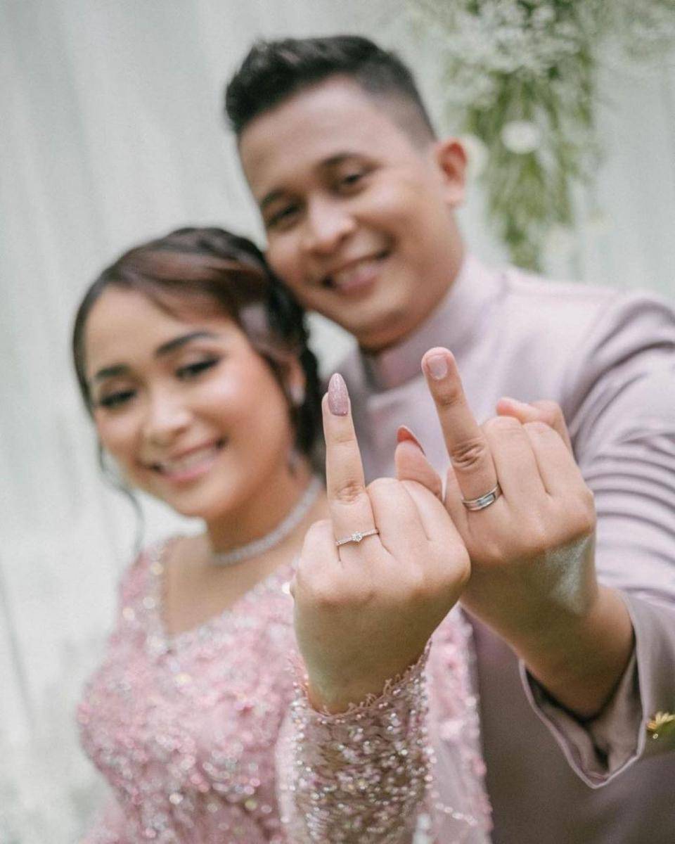 Lamaran Syifa, adik Ayu Ting Ting (Instagram.com/syifaasyifaaa)