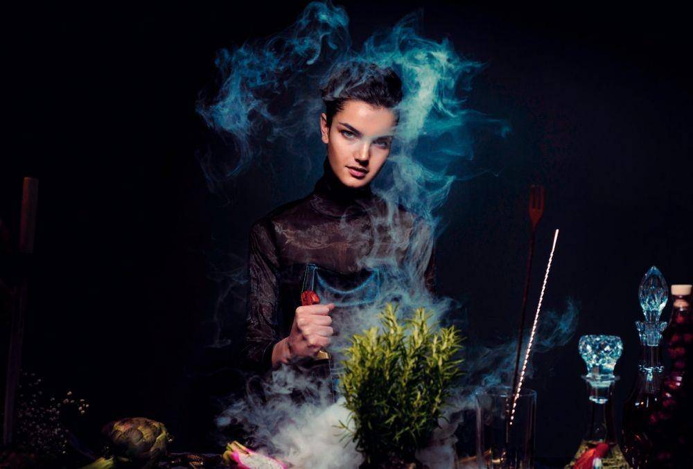 ilustrasi perempuan dengan kemampuan magic (pexels.com/Murat Esibatir)
