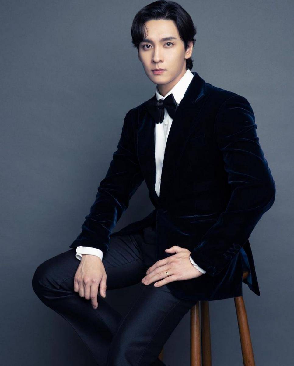 Choi Tae Joon (instagram.com/studiosantaent)