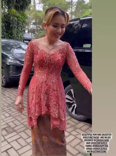 Ayu Ting Ting di lamaran Syifa (Instagram.com/rikawirtjes)