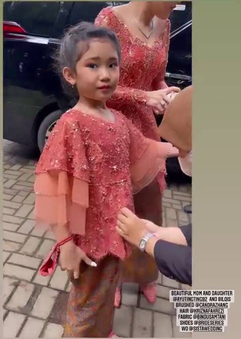 Bilqis di lamaran Syifa (Instagram.com/rikawirtjes)