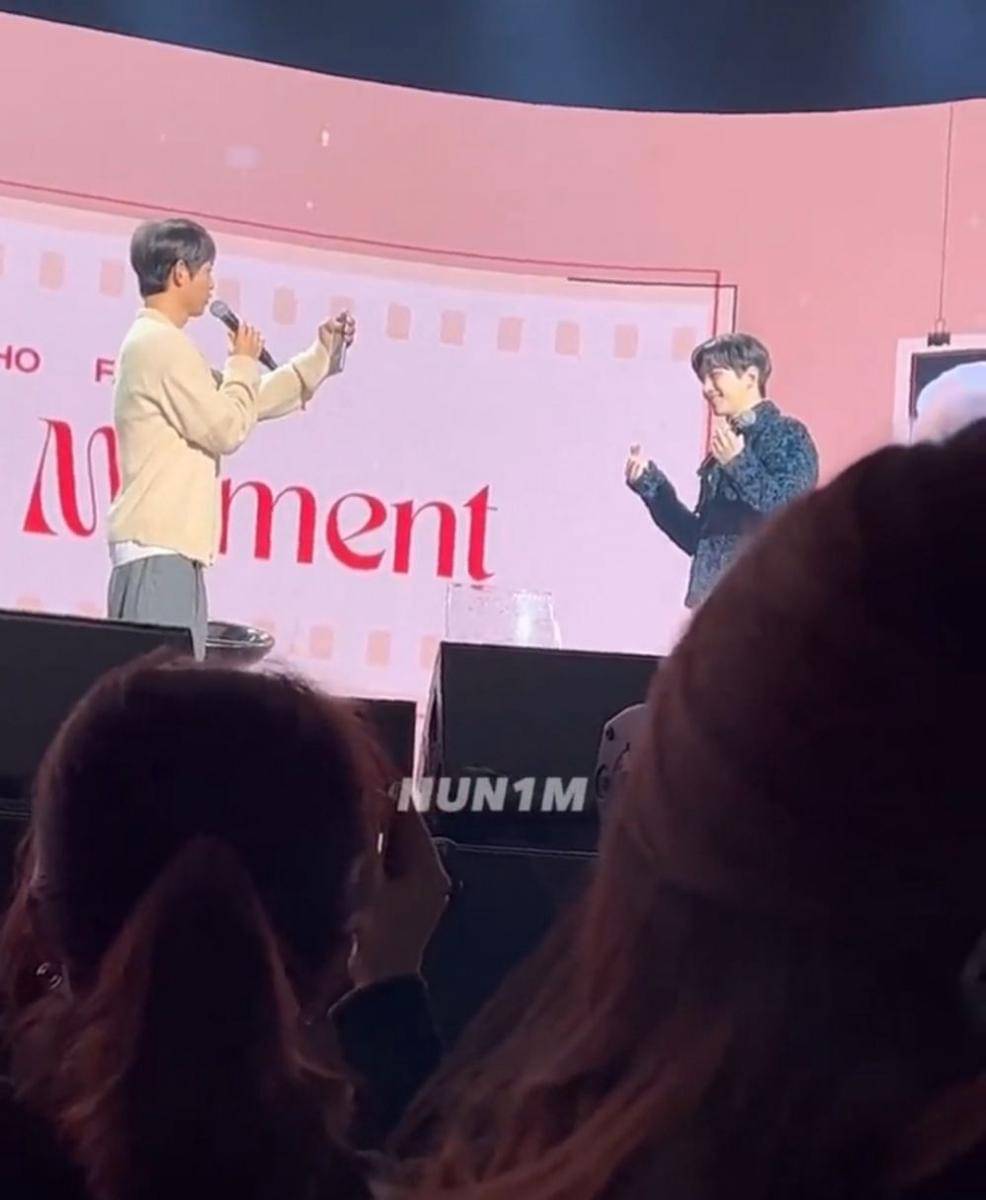 Tangkapan layar video saat Song Joong Ki hadir di fanmeeting Junho 2PM (twitter.com/NUN1M)