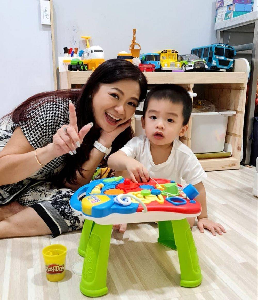 potret Oma Puspa dan Neil cucunya (instagram.com/puspadewihc)