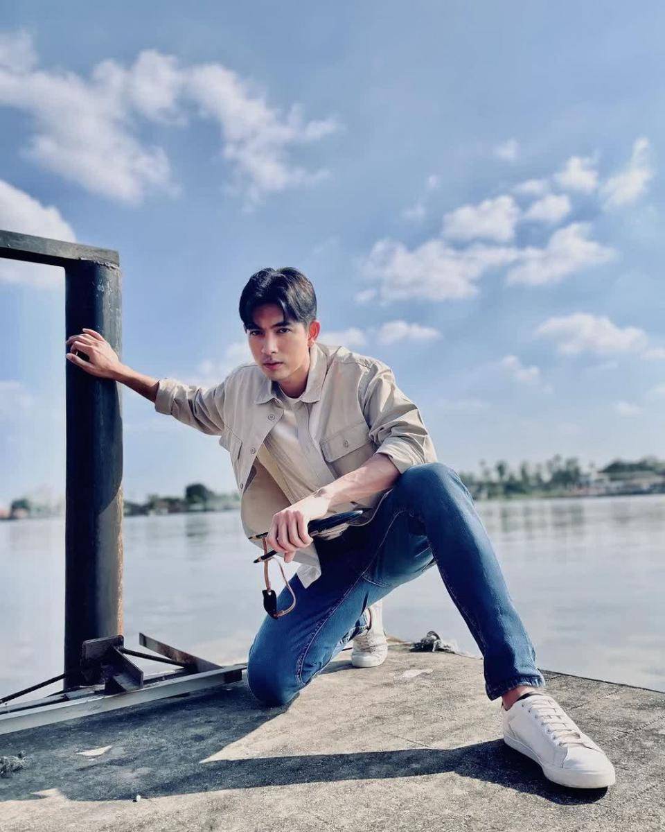 Inspirasi outfit outer ala Kem Hussawee (instagram.com/husaweee)