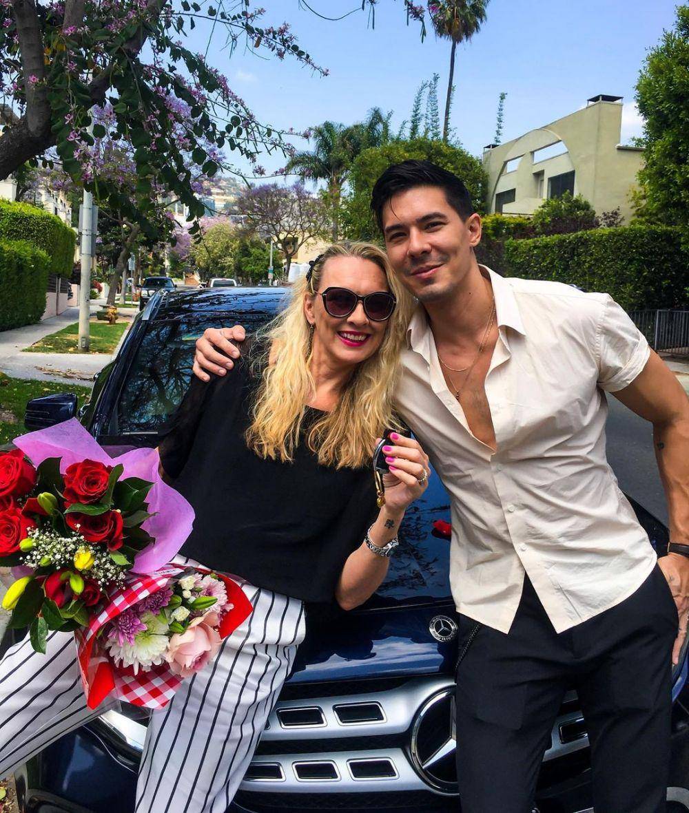 Joanne dan Lewis Tan (instagram.com/lewistanofficial)