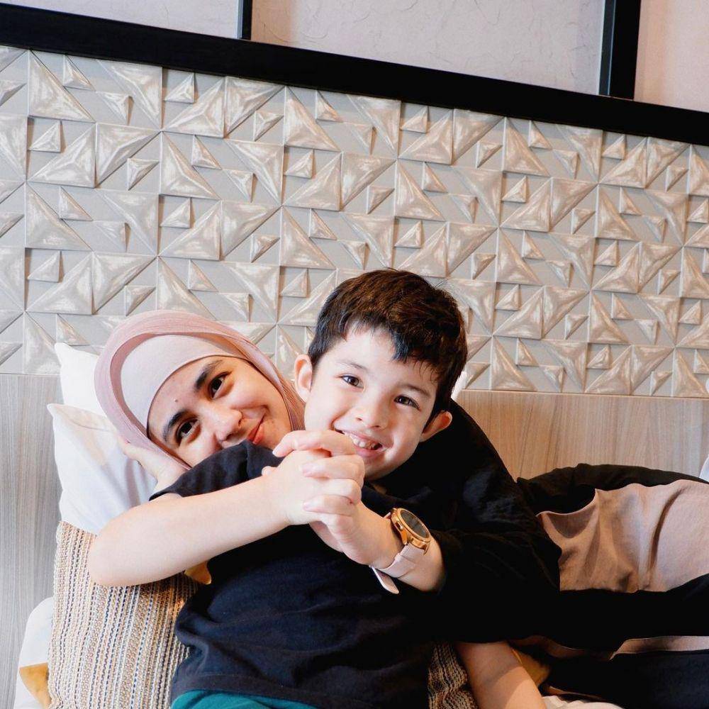 potret Risty Tagor dan putranya (instagram.com/ristytagor)