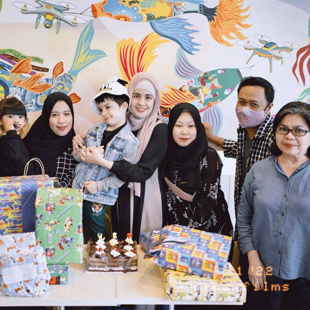 potret Risty Tagor dan putranya (instagram.com/ristytagor)