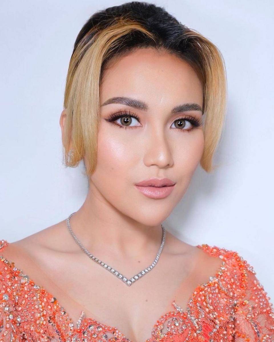 Makeup dan hair do Ayu Ting Ting. (instagram.com/ayutingting92)