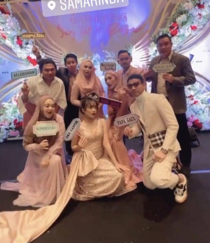 gaya Fuji bak putri dongeng (instagram.com/shandypurnamasari)