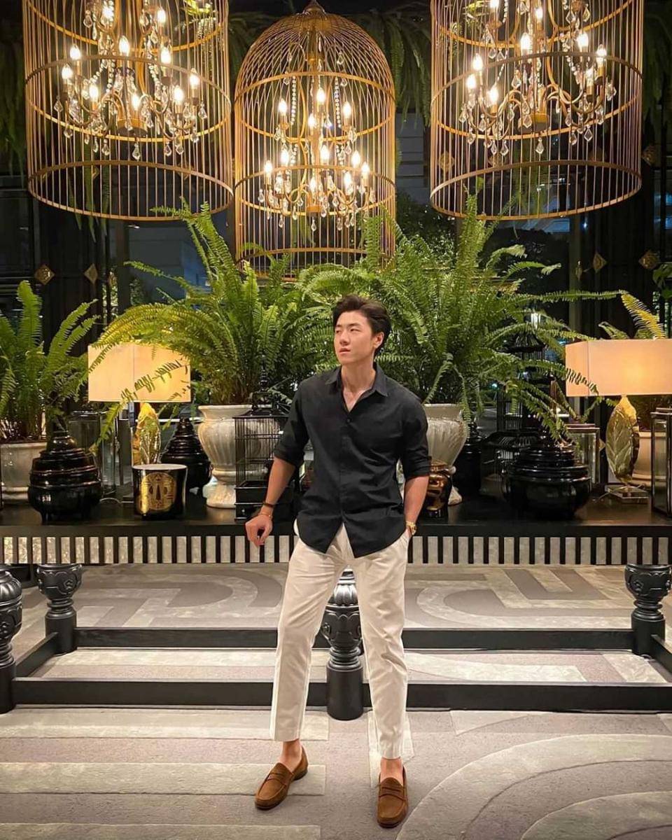 outfit kasual ala Chao Chavalit (instagram.com/chao_ctn)