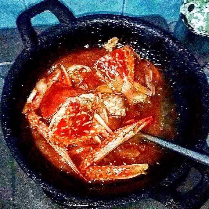 ilustrasi menumis kepiting (instagram.com/nizaralfredo)