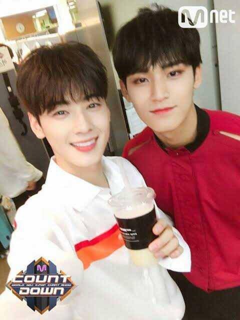 Mingyu dan Eun Woo (Kpopmap.com)