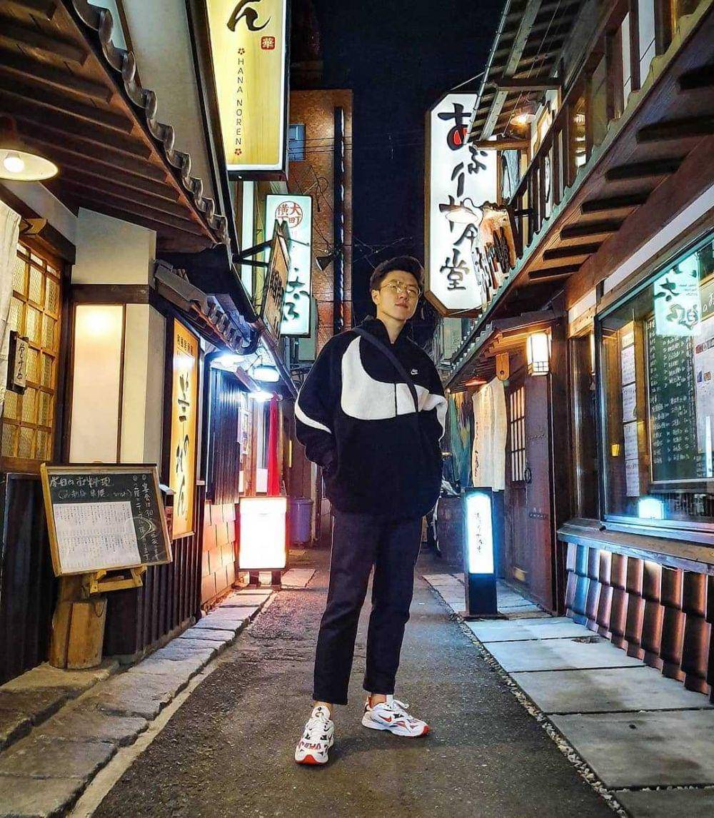 outfit kasual ala Chao Chavalit (instagram.com/chao_ctn)