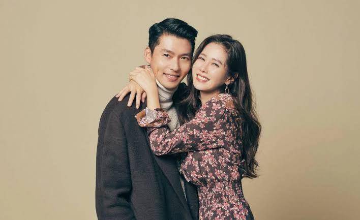 Hyun Bin dan Son Ye Jin (allkpop.com)
