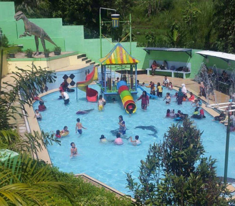 SGJ Swimming Pool, Magetan. instagram.com/Sgj swimming pool.