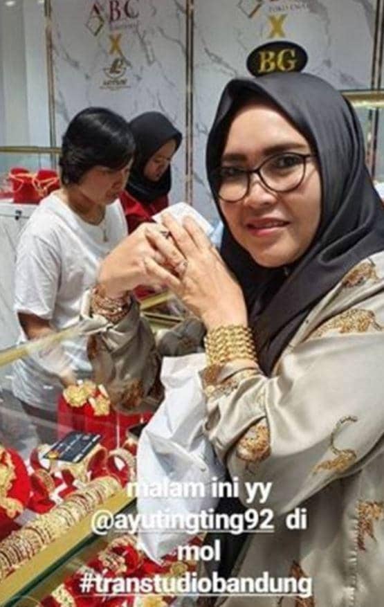 ibunda Ayu Ting Ting (Instagram.com/mom_ayting92_)