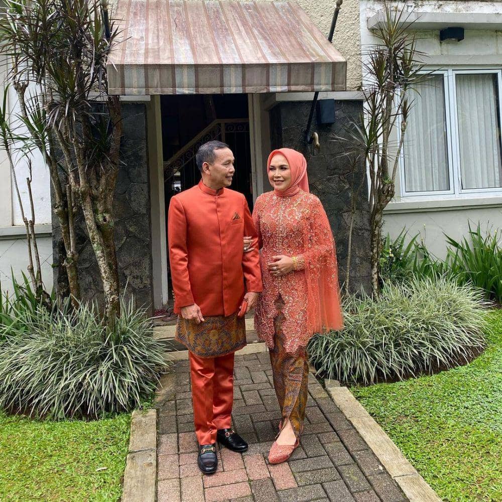 ibunda Ayu Ting Ting (Instagram.com/mom_ayting92_)