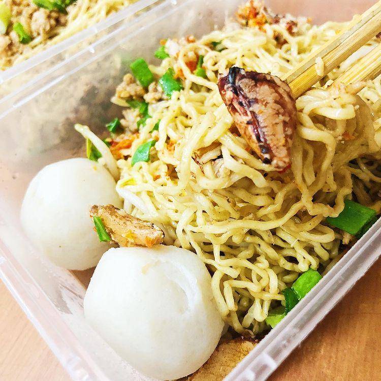 potret bakmi kepiting di Bakmi Kepiting Akui (www.instagram.com/cici.pik)