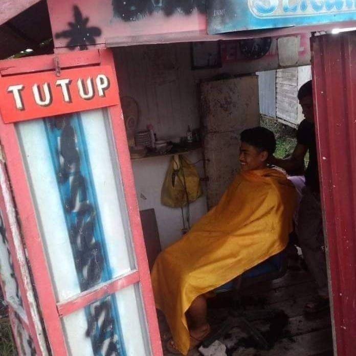 potret kocak penjual dari jauh (instagram.com/lelucon.seru)