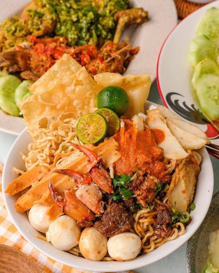 potret bakmi kepiting di Bakmi Kepiting Pontianak Achai 58 (www.instagram.com/anakjajan)