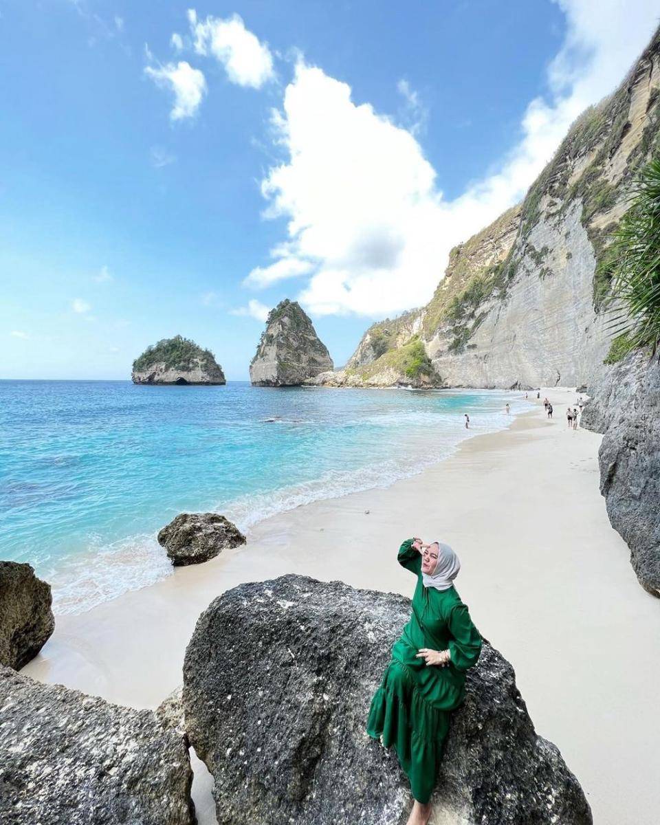 Diamond Beach, Bali (instagram.com/tannadewishanti)