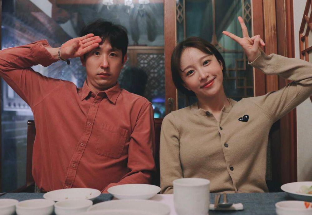 10 Potret Ahn Tae Hwan dan Hani EXID, Adik Kakak Kandung Rasa Sahabat