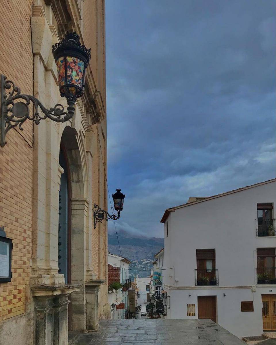 Desa Altea di Spanyol (instagram.com/anaisabelcd)