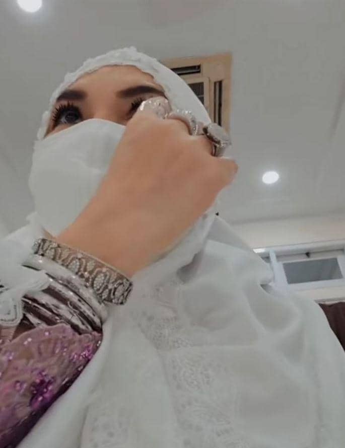 ibunda Ayu Ting Ting (Instagram.com/mom_ayting92_)