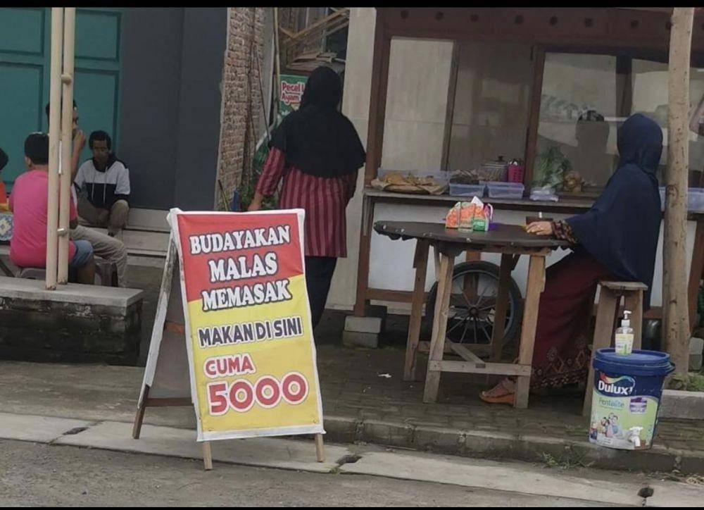 potret kocak penjual dari jauh (twitter.com/txtdrkuliner)