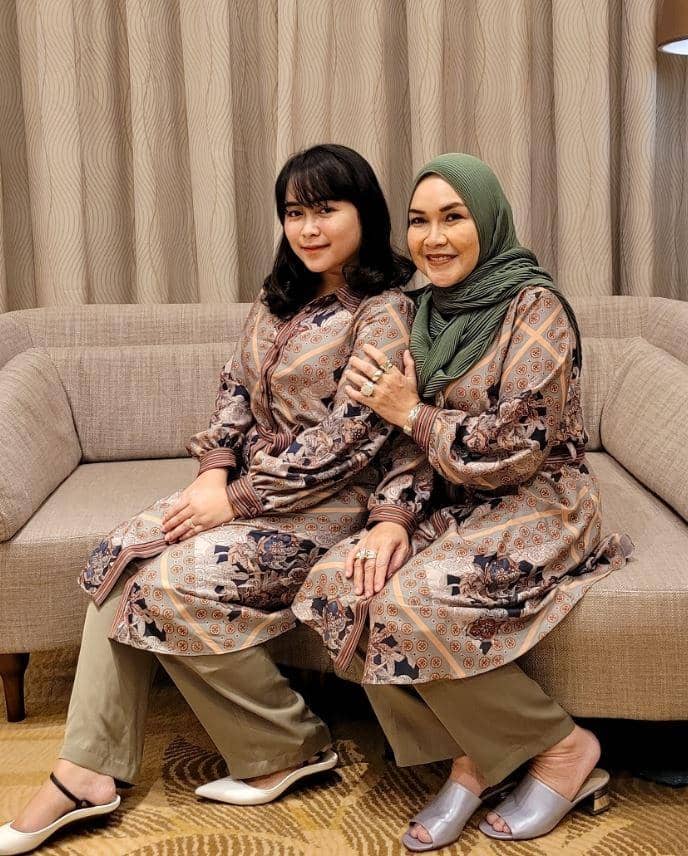 ibunda Ayu Ting Ting (Instagram.com/mom_ayting92_)