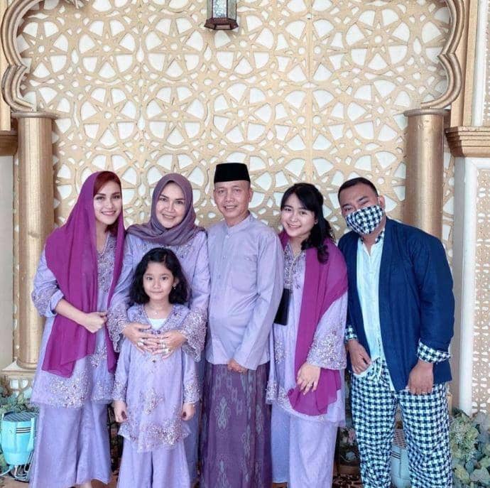 ibunda Ayu Ting Ting (Instagram.com/mom_ayting92_)